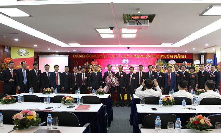 BCH Đảng bộ TCT VINACONEX khóa V, nhiệm kỳ 2020 - 2025 ra mắt tại Đại Hội